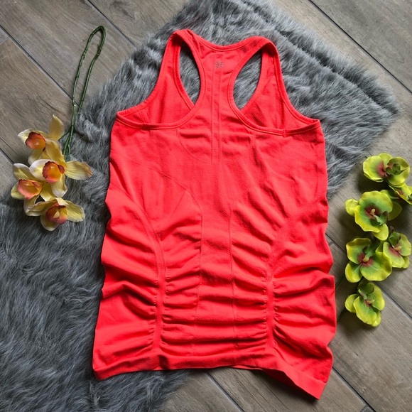 Athleta fastest track ruched tank top in neon orange. Size M - Picture 7 of 7